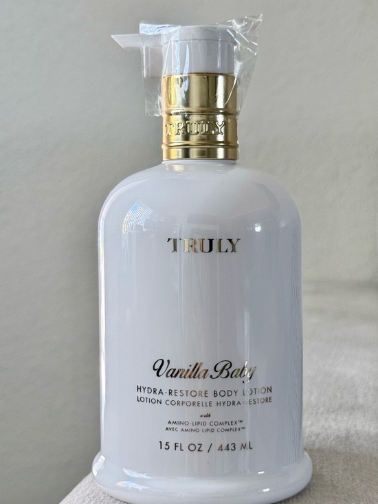 TRULY Other - TRULY Vanilla Baby Hydra-Restore Body Lotion - White & Gold Bottle